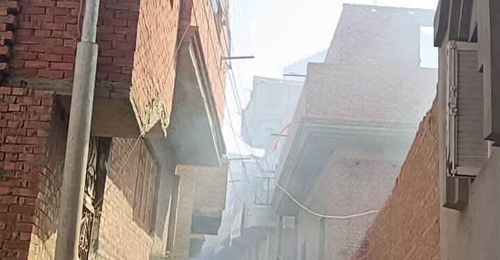 انفجار تكييف يشعل حريقًا داخل منزل من 3 طوابق بقرية فيديمين بالفيوم