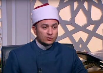 ما حكم سماع الأغاني؟.. أمين الفتوى يجيب