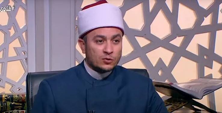 ما حكم سماع الأغاني؟.. أمين الفتوى يجيب